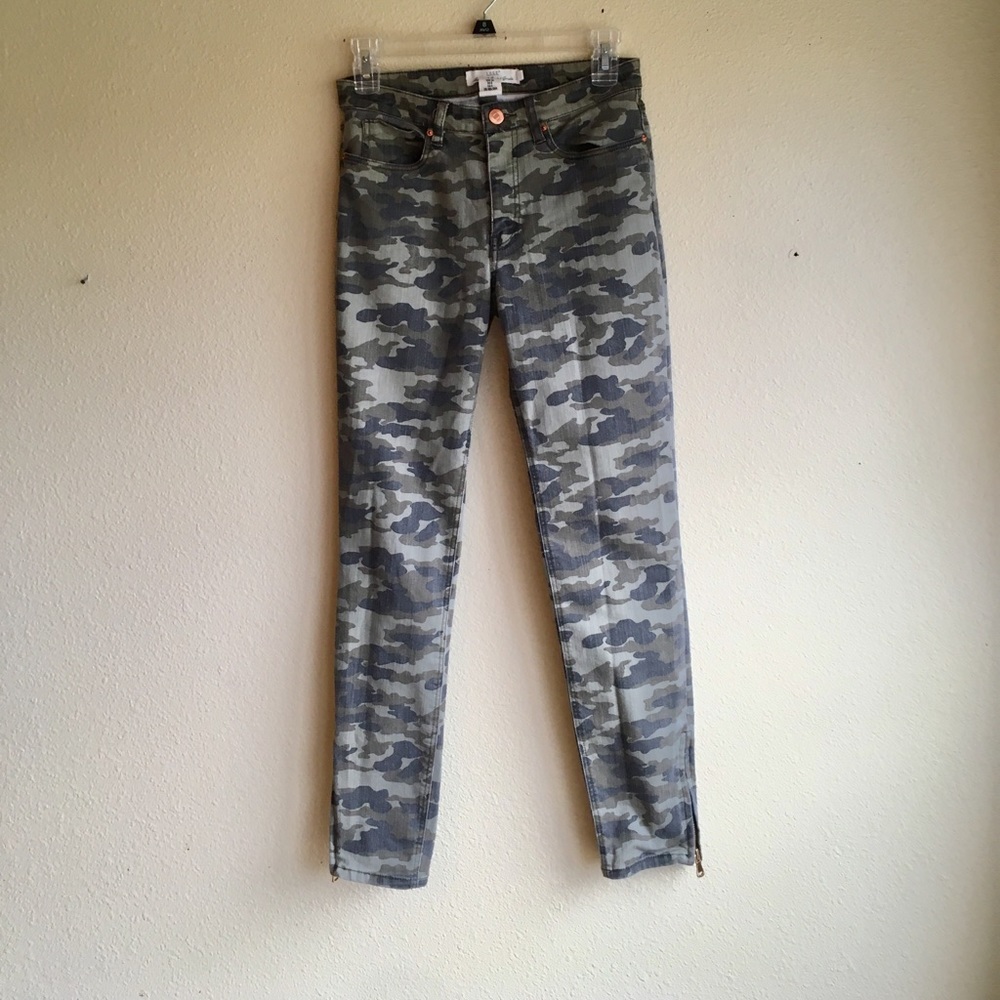Camo skinny jeans
